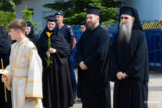Priveghere la Mănăstirea Pasărea în ajunul canonizării locale ale Sfintelor Cuvioase Elisabeta și Filofteia