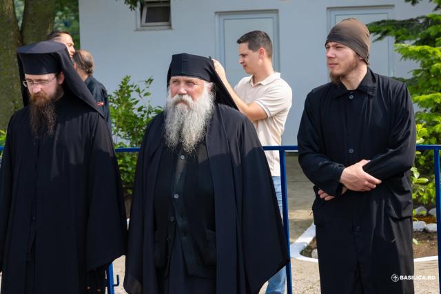 Priveghere la Mănăstirea Pasărea în ajunul canonizării locale ale Sfintelor Cuvioase Elisabeta și Filofteia