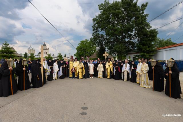 Priveghere la Mănăstirea Pasărea în ajunul canonizării locale ale Sfintelor Cuvioase Elisabeta și Filofteia