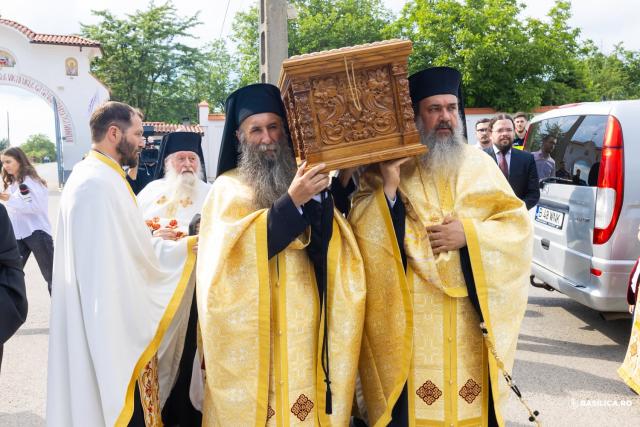 Priveghere la Mănăstirea Pasărea în ajunul canonizării locale ale Sfintelor Cuvioase Elisabeta și Filofteia