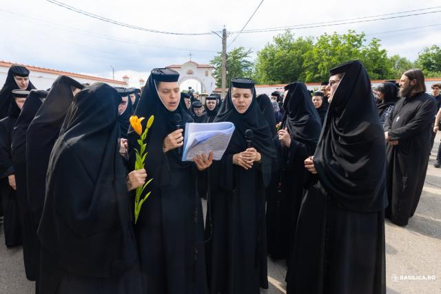 Priveghere la Mănăstirea Pasărea în ajunul canonizării locale ale Sfintelor Cuvioase Elisabeta și Filofteia