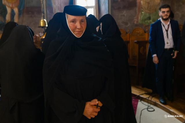 Priveghere la Mănăstirea Pasărea în ajunul canonizării locale ale Sfintelor Cuvioase Elisabeta și Filofteia