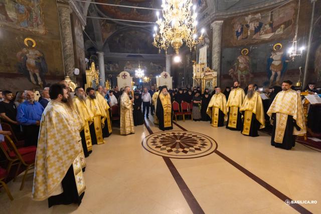 Priveghere la Mănăstirea Pasărea în ajunul canonizării locale ale Sfintelor Cuvioase Elisabeta și Filofteia