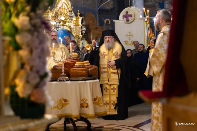 Priveghere la Mănăstirea Pasărea în ajunul canonizării locale ale Sfintelor Cuvioase Elisabeta și Filofteia