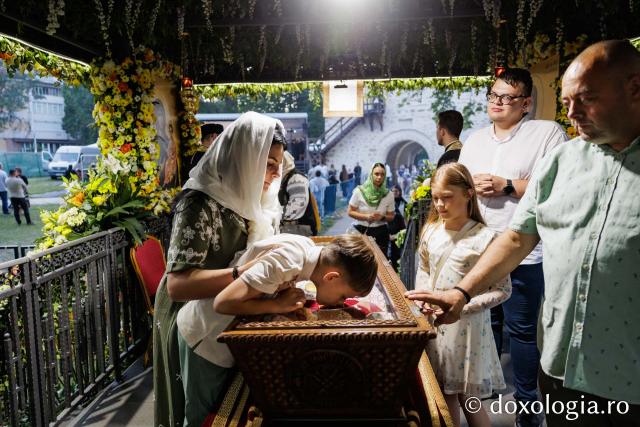 Priveghere în cinstea Sfinților Cuvioși Cleopa și Paisie la Catedrala Arhiepiscopală din Suceava