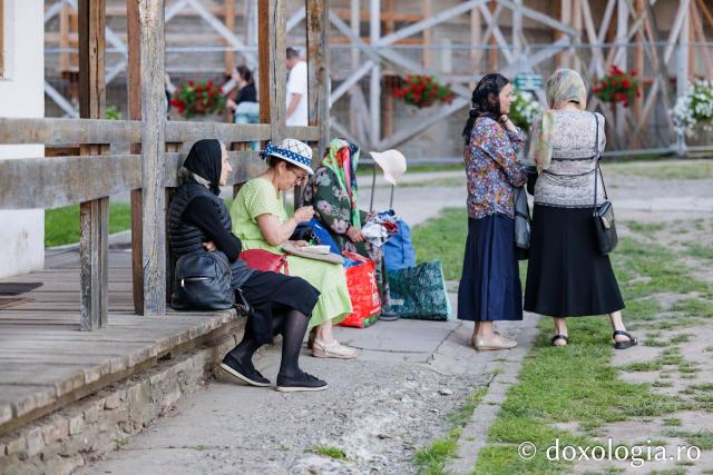 Priveghere în cinstea Sfinților Cuvioși Cleopa și Paisie la Catedrala Arhiepiscopală din Suceava