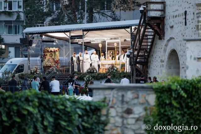 Priveghere în cinstea Sfinților Cuvioși Cleopa și Paisie la Catedrala Arhiepiscopală din Suceava