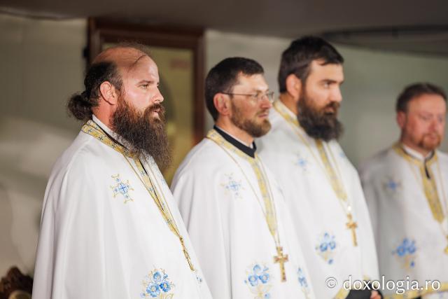 Priveghere în cinstea Sfinților Cuvioși Cleopa și Paisie la Catedrala Arhiepiscopală din Suceava
