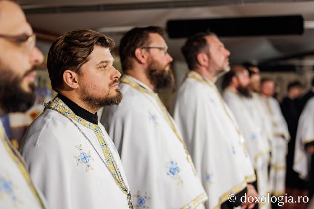 Priveghere în cinstea Sfinților Cuvioși Cleopa și Paisie la Catedrala Arhiepiscopală din Suceava