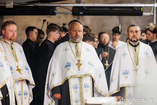 Priveghere în cinstea Sfinților Cuvioși Cleopa și Paisie la Catedrala Arhiepiscopală din Suceava