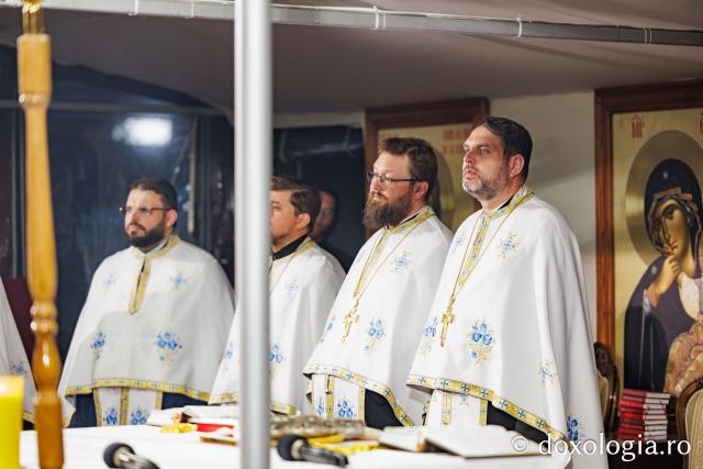 Priveghere în cinstea Sfinților Cuvioși Cleopa și Paisie la Catedrala Arhiepiscopală din Suceava