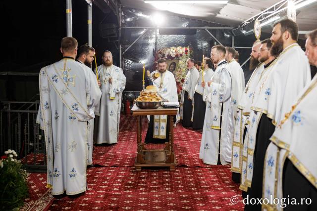 Priveghere în cinstea Sfinților Cuvioși Cleopa și Paisie la Catedrala Arhiepiscopală din Suceava