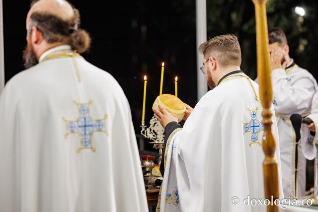 Priveghere în cinstea Sfinților Cuvioși Cleopa și Paisie la Catedrala Arhiepiscopală din Suceava