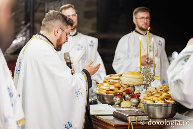 Priveghere în cinstea Sfinților Cuvioși Cleopa și Paisie la Catedrala Arhiepiscopală din Suceava