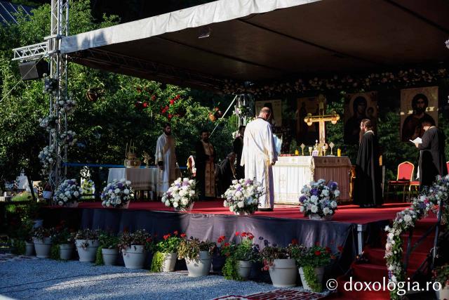 Priveghere la Mănăstirea Râmeț în cinstea Sfintei Cuvioase Filotimia
