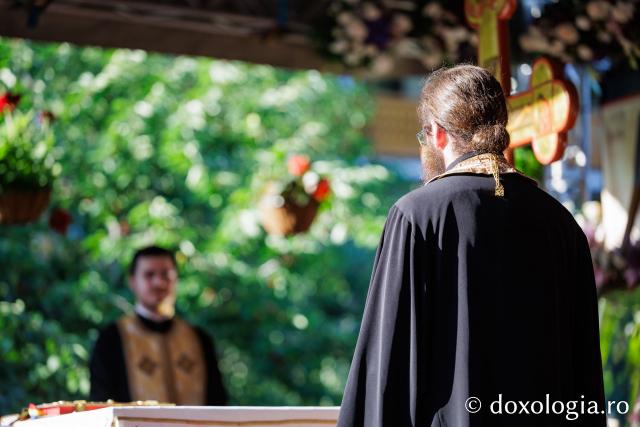 Priveghere la Mănăstirea Râmeț în cinstea Sfintei Cuvioase Filotimia