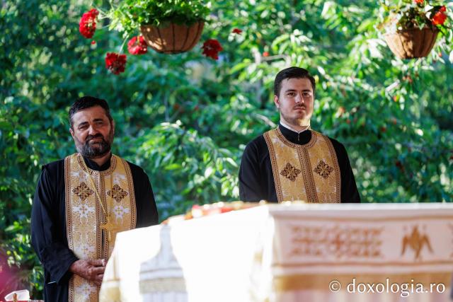 Priveghere la Mănăstirea Râmeț în cinstea Sfintei Cuvioase Filotimia