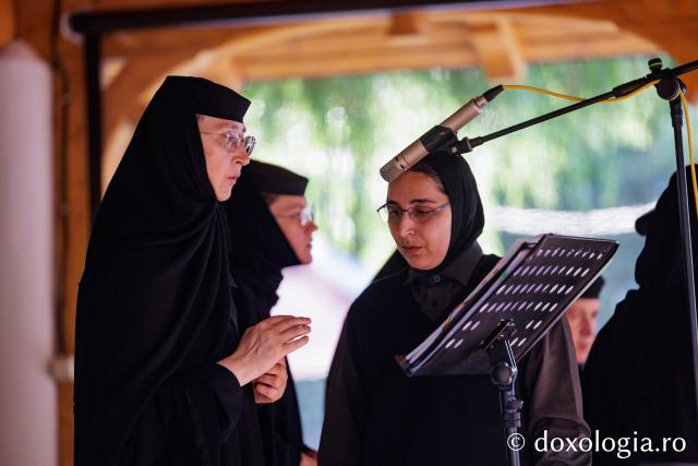 Priveghere la Mănăstirea Râmeț în cinstea Sfintei Cuvioase Filotimia