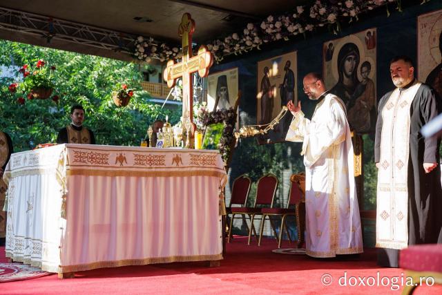 Priveghere la Mănăstirea Râmeț în cinstea Sfintei Cuvioase Filotimia