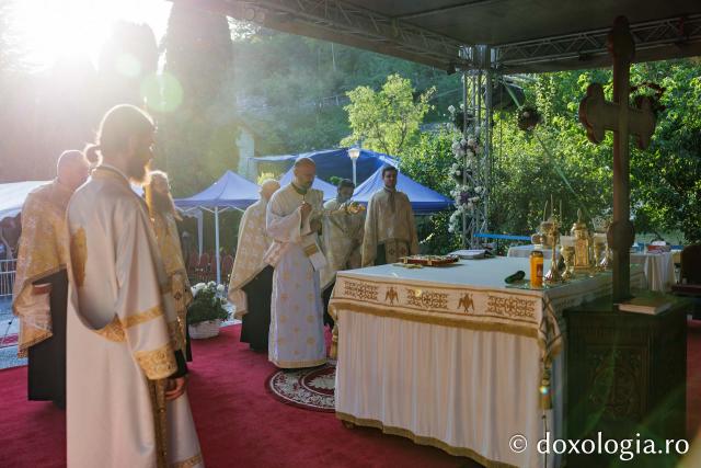 Priveghere la Mănăstirea Râmeț în cinstea Sfintei Cuvioase Filotimia
