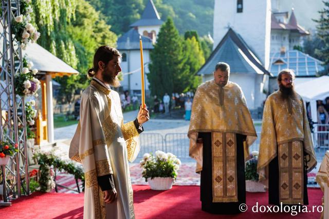Priveghere la Mănăstirea Râmeț în cinstea Sfintei Cuvioase Filotimia