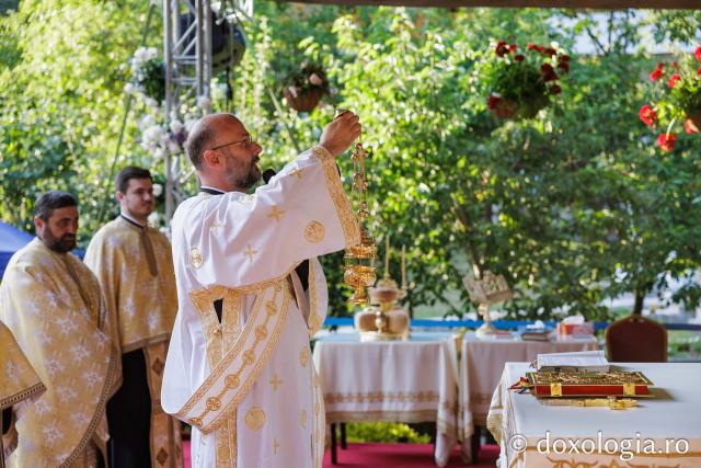 Priveghere la Mănăstirea Râmeț în cinstea Sfintei Cuvioase Filotimia