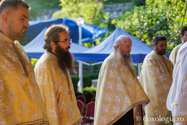 Priveghere la Mănăstirea Râmeț în cinstea Sfintei Cuvioase Filotimia