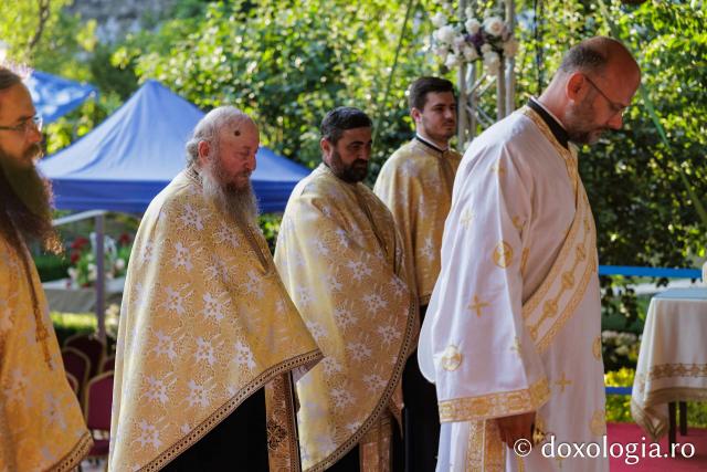 Priveghere la Mănăstirea Râmeț în cinstea Sfintei Cuvioase Filotimia