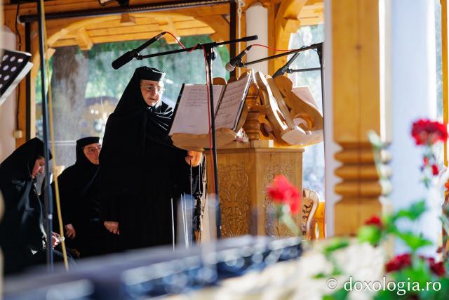 Priveghere la Mănăstirea Râmeț în cinstea Sfintei Cuvioase Filotimia