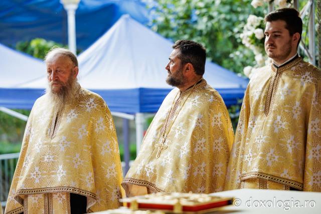 Priveghere la Mănăstirea Râmeț în cinstea Sfintei Cuvioase Filotimia