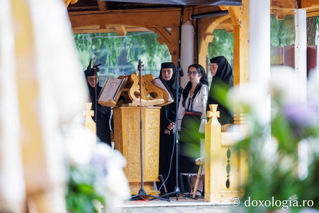 Priveghere la Mănăstirea Râmeț în cinstea Sfintei Cuvioase Filotimia