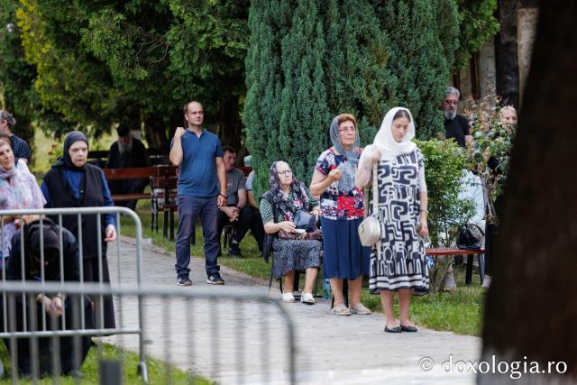 Priveghere la Mănăstirea Râmeț în cinstea Sfintei Cuvioase Filotimia