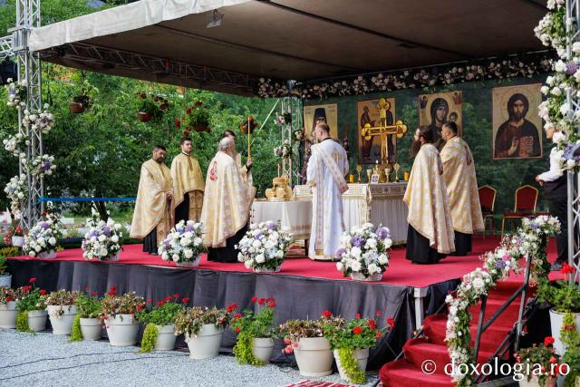 Priveghere la Mănăstirea Râmeț în cinstea Sfintei Cuvioase Filotimia