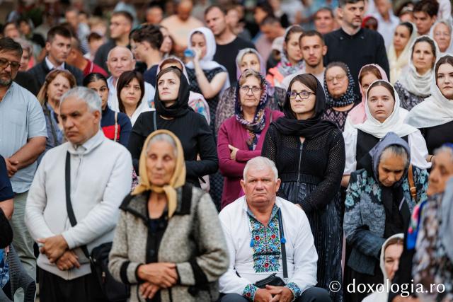 Slujbă de Priveghere în cinstea Sfântului Mare Mucenic Ioan cel Nou de la Suceava