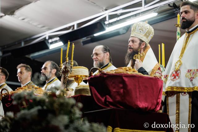 Slujbă de Priveghere în cinstea Sfântului Mare Mucenic Ioan cel Nou de la Suceava