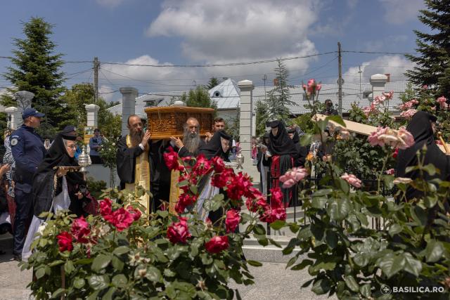 Proclamarea locală a canonizării Sfintelor Filofteia și Elisabeta de la Pasărea