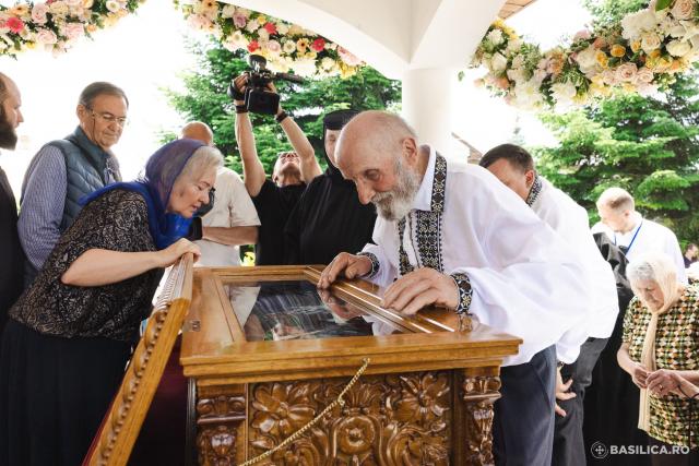 Proclamarea locală a canonizării Sfintelor Filofteia și Elisabeta de la Pasărea