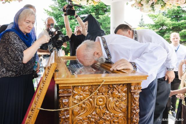 Proclamarea locală a canonizării Sfintelor Filofteia și Elisabeta de la Pasărea