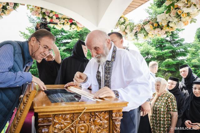 Proclamarea locală a canonizării Sfintelor Filofteia și Elisabeta de la Pasărea