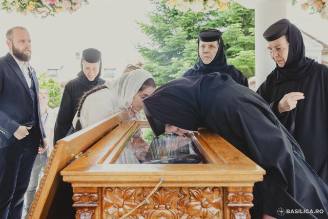 Proclamarea locală a canonizării Sfintelor Filofteia și Elisabeta de la Pasărea