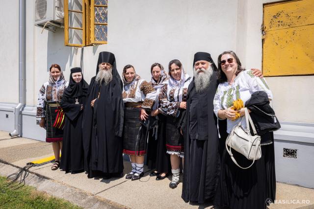 Proclamarea locală a canonizării Sfintelor Filofteia și Elisabeta de la Pasărea