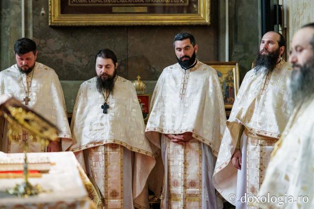 Revederea de 10 ani a promoției 2016 a Facultății de Teologie Ortodoxă din Iași