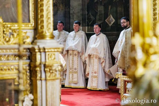 Revederea de 10 ani a promoției 2016 a Facultății de Teologie Ortodoxă din Iași