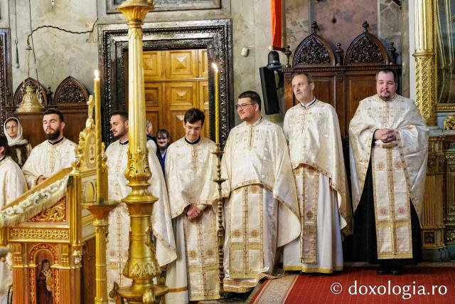 Revederea de 10 ani a promoției 2016 a Facultății de Teologie Ortodoxă din Iași