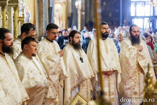 Revederea de 10 ani a promoției 2016 a Facultății de Teologie Ortodoxă din Iași