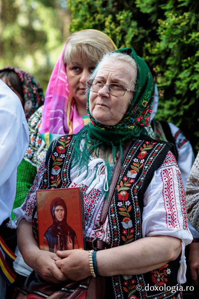 Rugăciune și bucurie – credincioși uniți sub ocrotirea Sfintei Olimpiada de la Fărcașa
