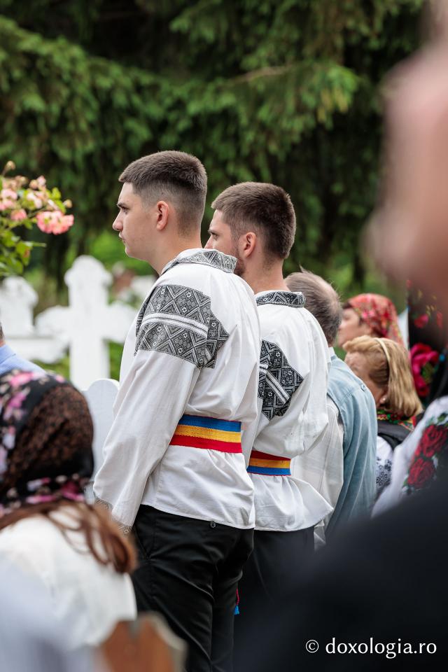 Rugăciune și bucurie – credincioși uniți sub ocrotirea Sfintei Olimpiada de la Fărcașa