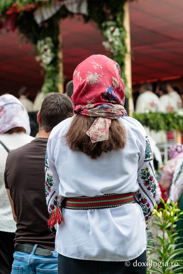 Rugăciune și bucurie – credincioși uniți sub ocrotirea Sfintei Olimpiada de la Fărcașa