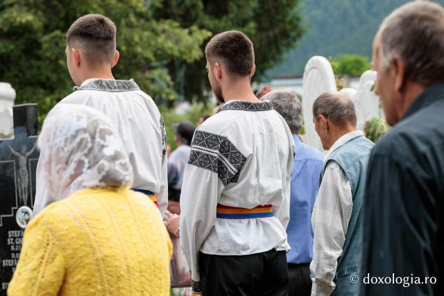 Rugăciune și bucurie – credincioși uniți sub ocrotirea Sfintei Olimpiada de la Fărcașa