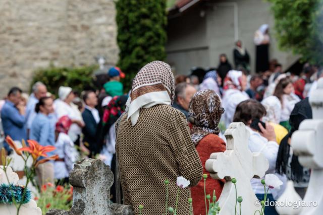 Rugăciune și bucurie – credincioși uniți sub ocrotirea Sfintei Olimpiada de la Fărcașa